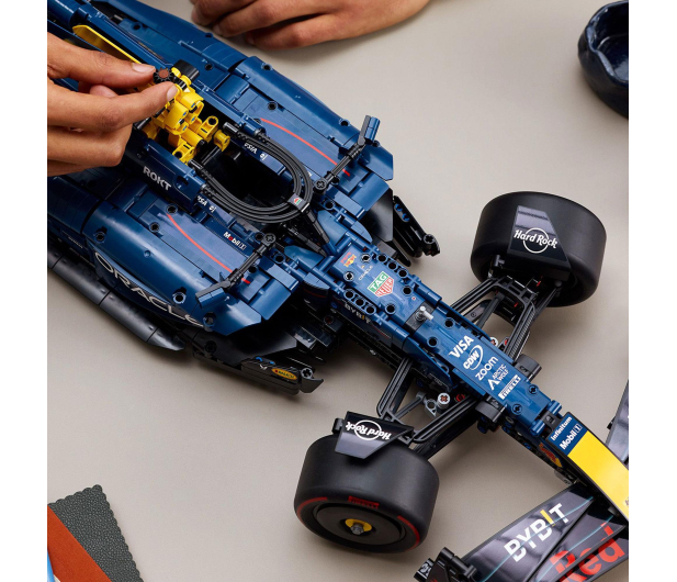 LEGO Technic 42206 Bolid F1 Oracle Red Bull Racing RB20 - 1308196 - zdjęcie 4